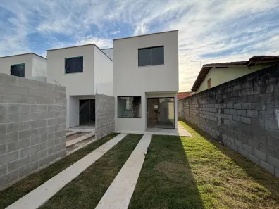 Casa com 2 Quartos à venda, 100m² no São Francisco, Serra
