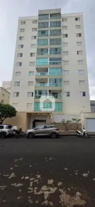 Apartamento com 3 Quartos para alugar, 80m² no Santa Mônica, Uberlândia