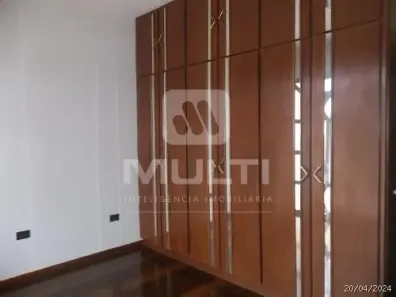 Casa com 5 Quartos à venda, 330m² no Bom Jesus, Uberlândia