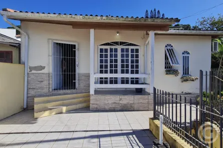Casa com 5 Quartos para alugar, 105m² no Saco dos Limões, Florianópolis
