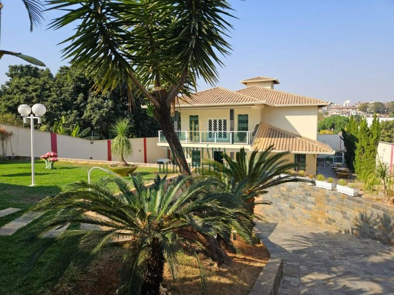 Casa com 4 quartos — Garças, Belo Horizonte