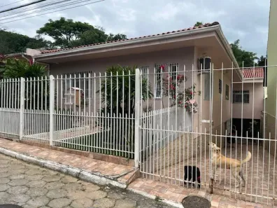 Casa com 6 Quartos à venda, 135m² no Pantanal, Florianópolis