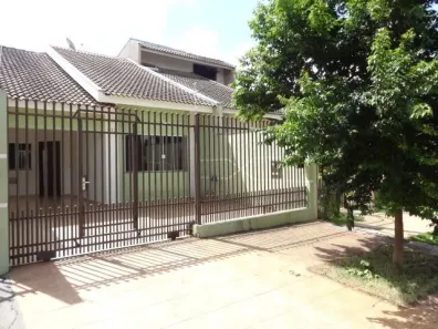 Casa com 3 Quartos para alugar, 160m² no Jardim Alvorada, Maringá