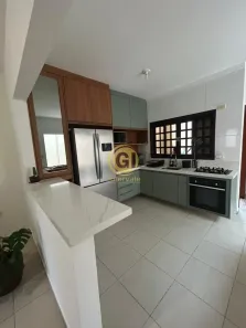 Casa com 3 Quartos para alugar, 110m² no Loteamento Villa Branca, Jacareí