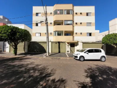 Apartamento com 2 Quartos para alugar, 98m² no Santa Mônica, Uberlândia