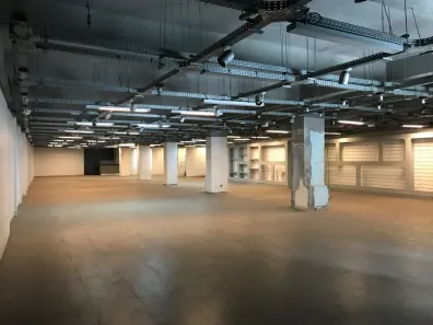 Ponto Comercial para alugar, 2000m² no Liberdade, São Paulo