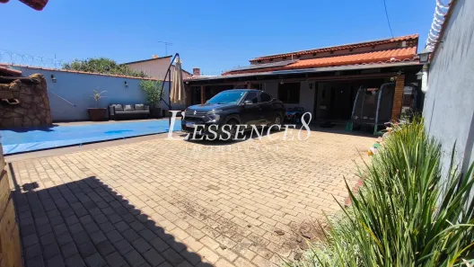 Casa com 5 Quartos à venda, 240m² no Goiânia 2, Goiânia