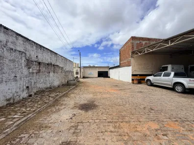 Galpão/Depósito/Armazém à venda, 600m² no Candelária, Natal