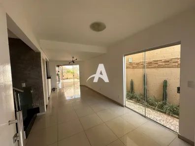 Casa de Condomínio com 3 Quartos para alugar, 160m² no Morada da Colina, Uberlândia