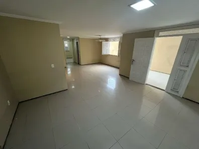 Casa com 4 Quartos à venda, 212m² no Lagoa Redonda, Fortaleza