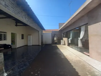 Casa com 3 Quartos à venda, 200m² no Parque Vicente Leporace I, Franca