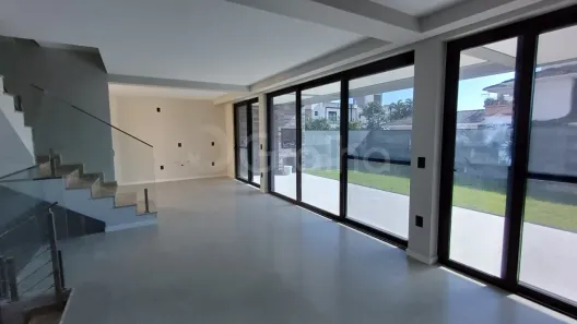 Casa com 3 Quartos à venda, 248m² no Jurerê, Florianópolis