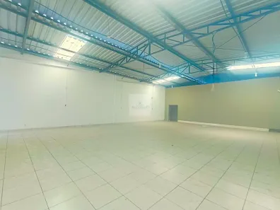 Galpão/Depósito/Armazém para venda ou aluguel, 330m² no Céu Azul, Belo Horizonte