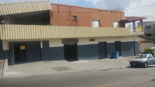 Casa com 3 Quartos à venda, 407m² no Jardim Laguna, Contagem