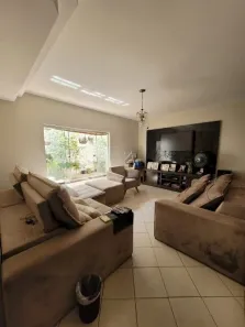 Casa com 5 Quartos à venda, 230m² no Jardim América, Goiânia