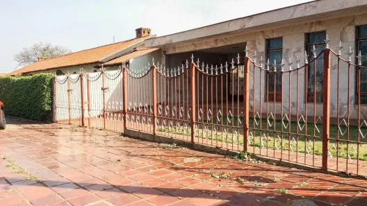 Casa com 3 Quartos à venda, 203m² no Jardim Shangri-la A, Londrina
