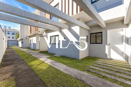 Casa com 3 Quartos à venda, 92m² no Novo Mundo, Curitiba