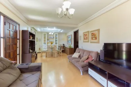 Sobrado com 3 Quartos à venda, 175m² no Santo Inácio, Curitiba