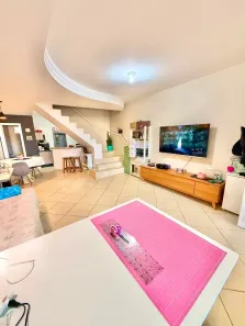 Sobrado com 2 Quartos à venda, 90m² no Centro, Camboriú