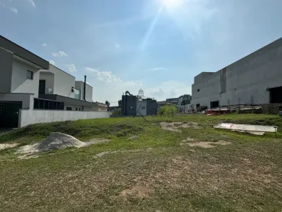 à venda, 760m² no Condomínio Reserva do Paratehy, São José dos Campos