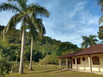 Fazenda/Sítio com 2 Quartos à venda, 90000m² no , Cachoeiras de Macacu
