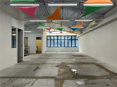Galpão/Depósito/Armazém para venda ou aluguel, 378m² no Butantã, São Paulo