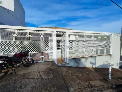 Casa com 3 Quartos à venda, 130m² no Jardim Guarujá, Marília
