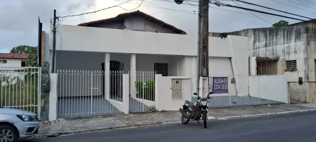 Imóvel Comercial com 4 Quartos para venda ou aluguel, 180m² no São José, Aracaju