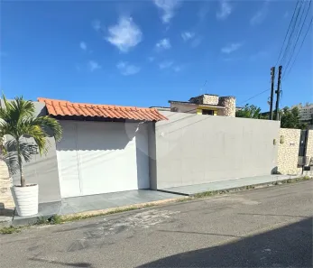 Casa com 4 Quartos à venda, 360m² no Antares, Maceió