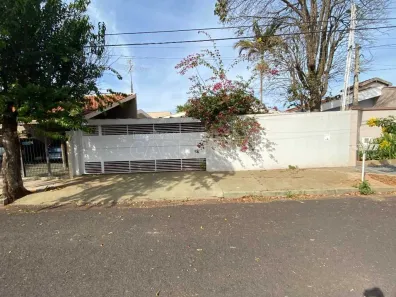 Casa com 2 Quartos à venda, 176m² no Jardim Botânico, Araraquara