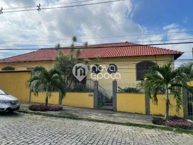 Casa de Condomínio com 6 Quartos à venda, 244m² no Pitangueiras, Rio de Janeiro