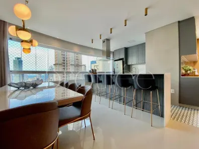 Apartamento com 3 Quartos para alugar, 130m² no Centro, Balneário Camboriú