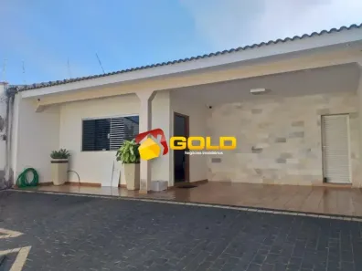 Casa com 5 Quartos à venda, 220m² no Brasil, Uberlândia