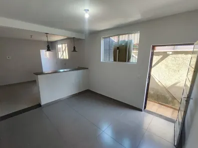 Casa com 2 Quartos para alugar, 70m² no Casa Branca, Belo Horizonte