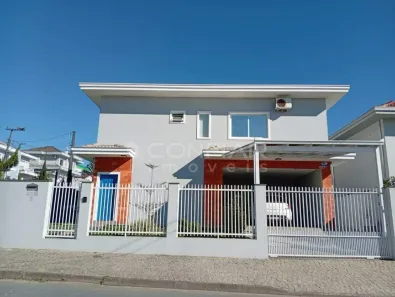 Casa com 2 Quartos para alugar, 176m² no Costa e Silva, Joinville