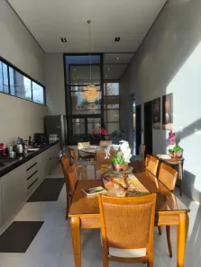 Casa de Condomínio com 3 Quartos à venda, 300m² no Estância dos Ipês, Uberaba