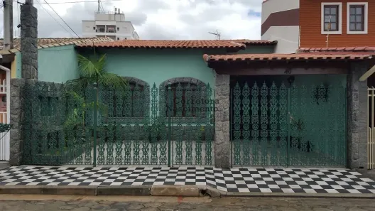 Casa com 2 Quartos à venda, 120m² no Vila Martinez, Jacareí