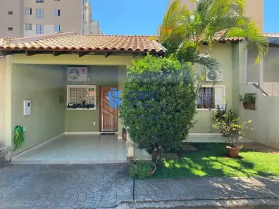 Casa com 2 Quartos à venda, 80m² no Conjunto Habitacional Santiago II, Londrina