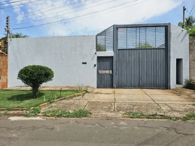 Casa com 4 Quartos à venda, 200m² no Vila Carlota, Campo Grande