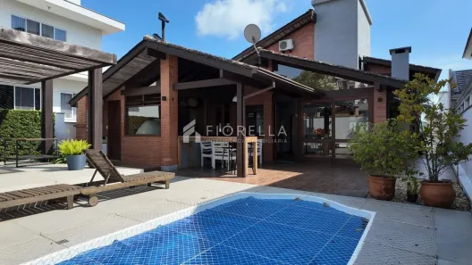 Casa com 3 Quartos para alugar, 202m² no Pedra Branca, Palhoça
