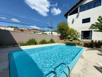 Casa com 4 Quartos para alugar, 169m² no Nações, Balneário Camboriú