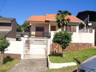 Casa com 3 Quartos para alugar, 180m² no Santa Maria, Chapecó