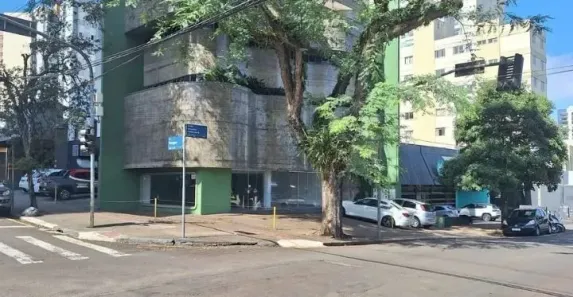 Sala Comercial para alugar, 230m² no Vila Ipiranga, Londrina