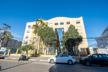 Apartamento com 3 Quartos para alugar, 70m² no Centro, Pelotas