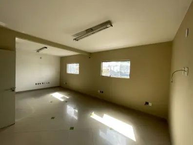 Sala Comercial com 4 Quartos para alugar, 100m² no Centro, Taubaté