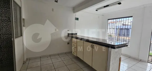 Imóvel Comercial com 3 Quartos para alugar, 100m² no Saraiva, Uberlândia