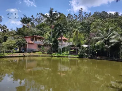 Fazenda/Sítio com 4 Quartos à venda, 700m² no RIO ACIMA, Araçariguama