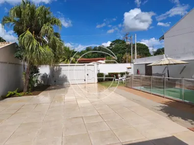 Casa com 2 Quartos à venda, 200m² no Centro, Marília