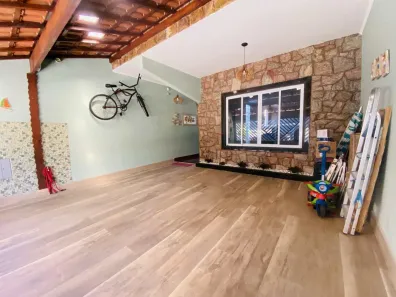 Sobrado com 3 Quartos para alugar, 130m² no Tupi, Praia Grande