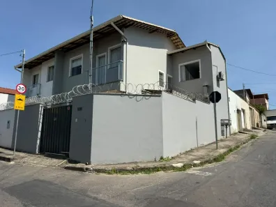 Casa com 3 Quartos à venda, 105m² no Bom Retiro, Betim